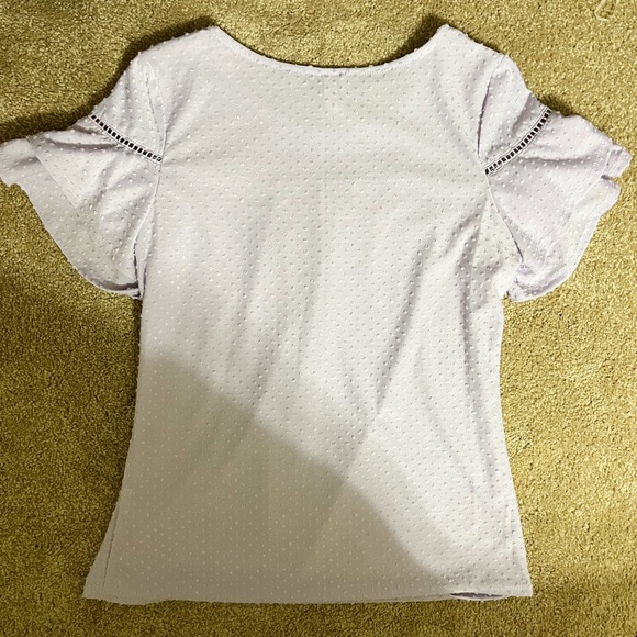 light purple blouse with dot detailing and flow sleeves! size medium! - Picture 3 of 3